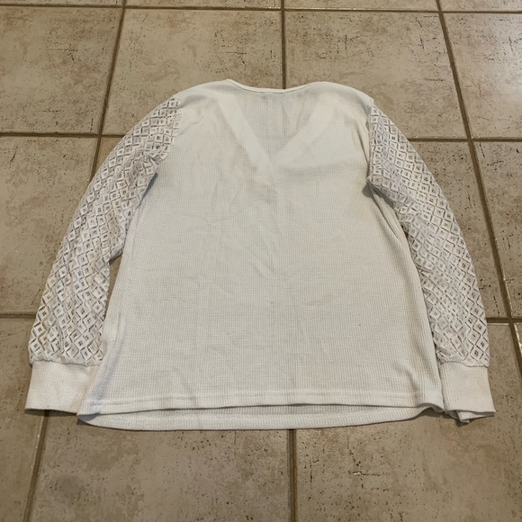 💜 SHEIN Waffle Knit Henley Top with Lace Sleeves size M - Picture 6 of 7